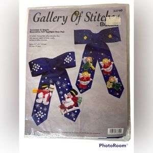 Bucilla Gallery of Stitches Kit 33740 Felt Applique Bow Pair NOS 1997 Christmas